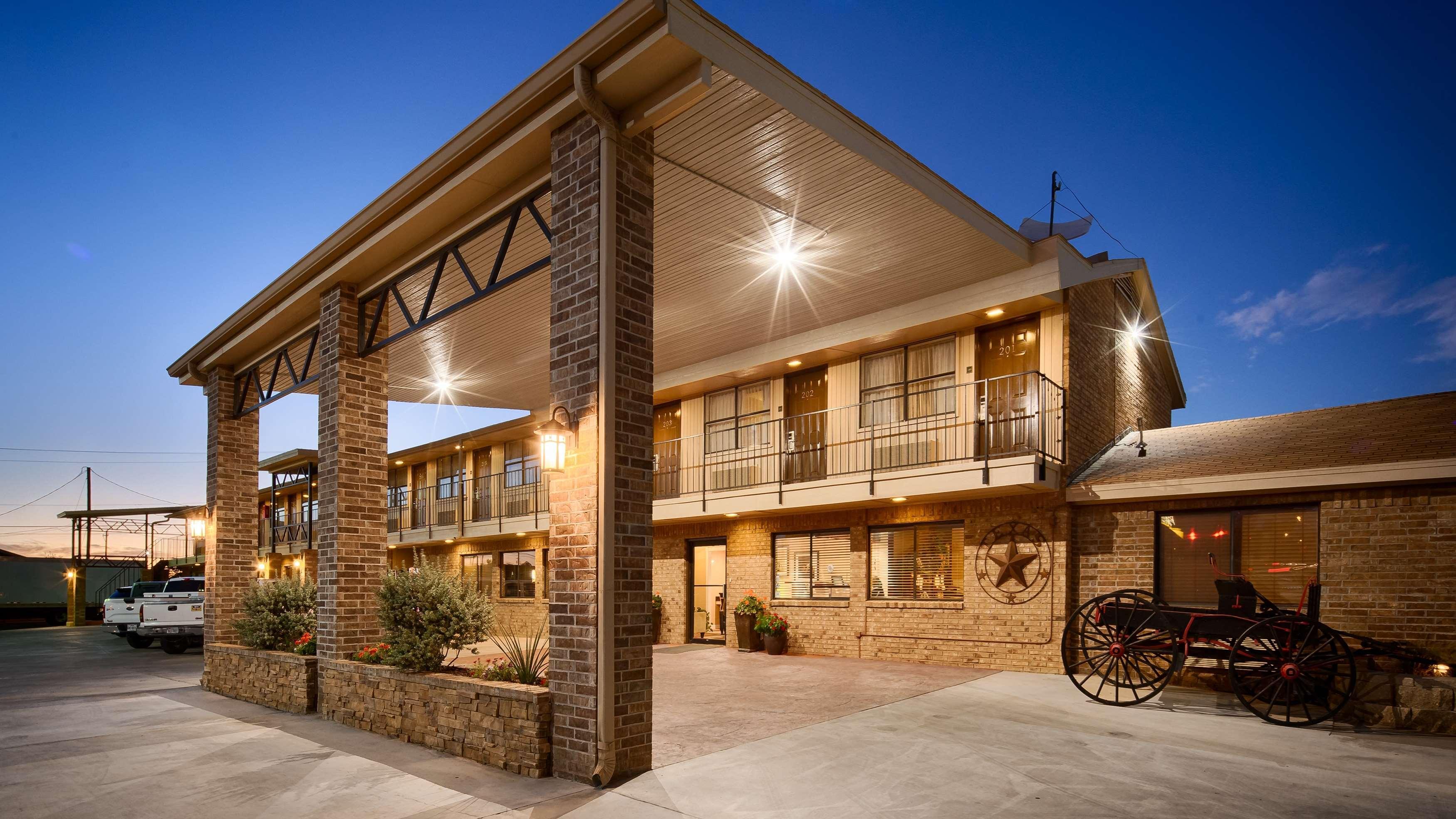 Best Western Caprock Inn Brownfield Extérieur photo